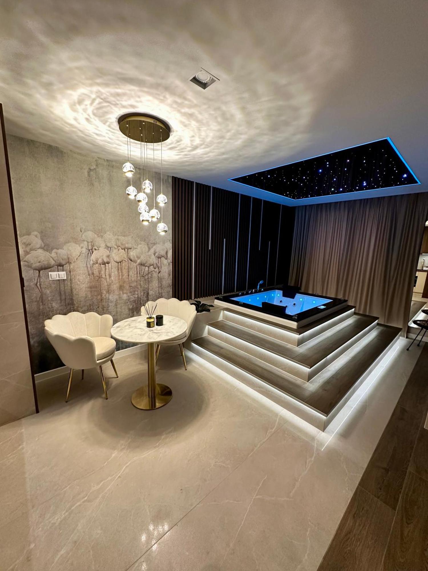 Masarska 8 Vip Apartamenty Jacuzzi Krakow Luaran gambar